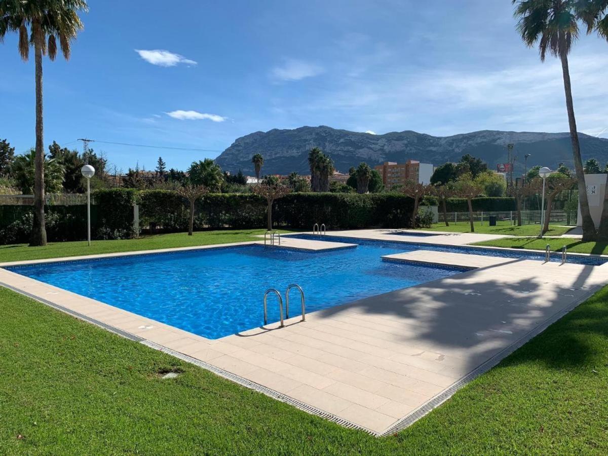 A Lovely Swimming Pool, Parking, Padel