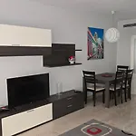A Lovely Apartment Swimming Pool, Parking, Padel