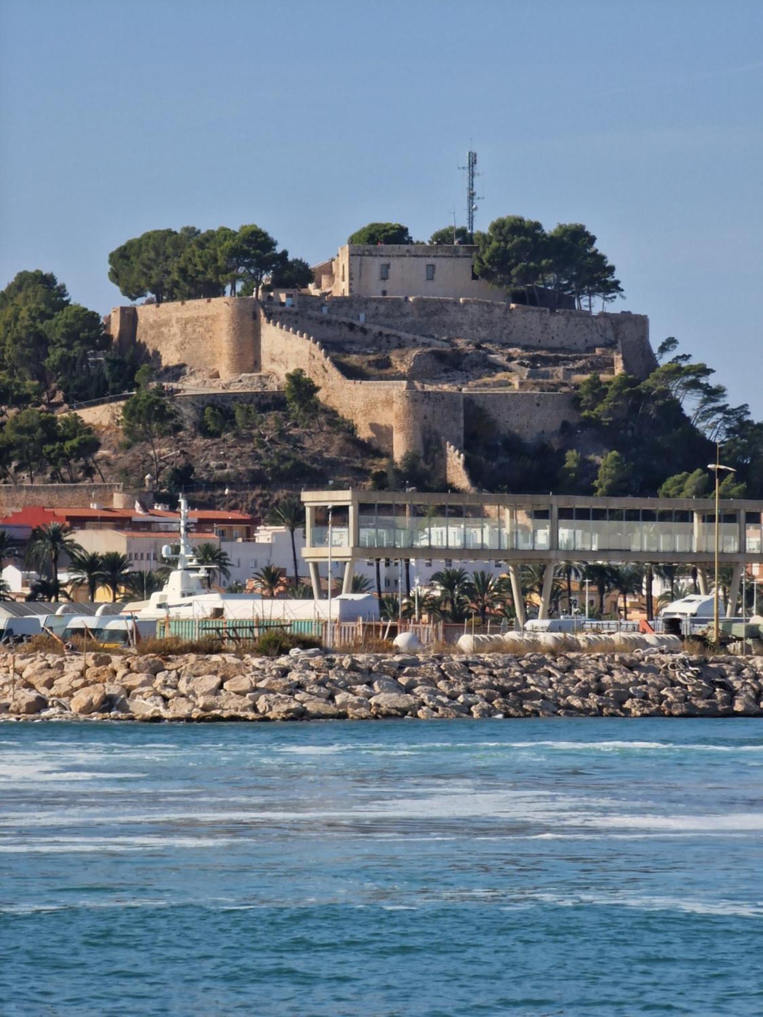 A Lovely Swimming Pool, Parking, Padel Dénia
